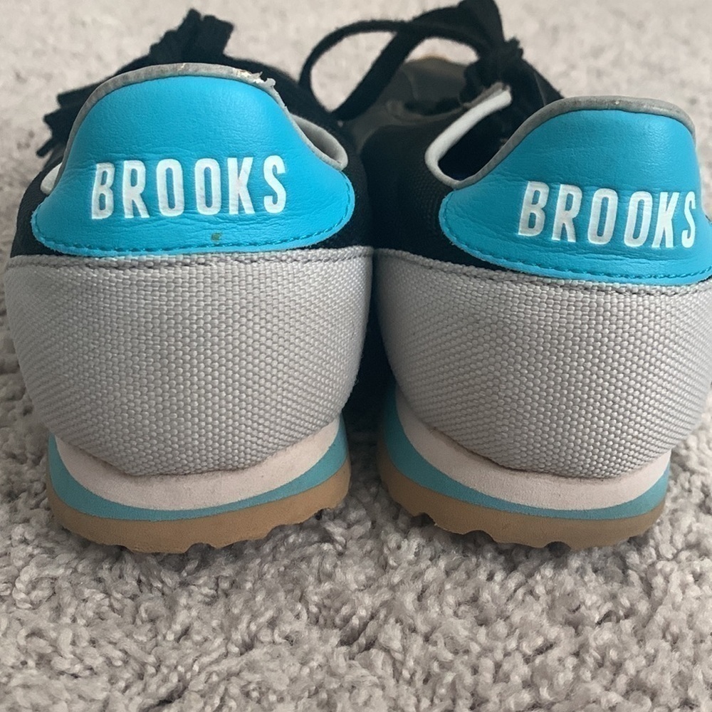 Brooks varsity vanguard retro sneakers size 8